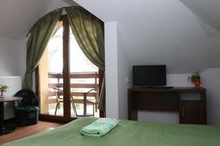 Отели типа «постель и завтрак» Rezydencja Nad Wigrami Standard & Comfort Rooms Gawrych Ruda Классический номер Твин-10