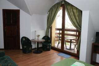 Отели типа «постель и завтрак» Rezydencja Nad Wigrami Standard & Comfort Rooms Gawrych Ruda Классический номер Твин-11